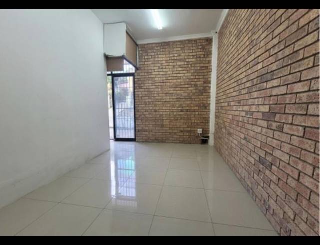 BUSINESS PROPERTY TO RENT IN VERULAM CENTRAL